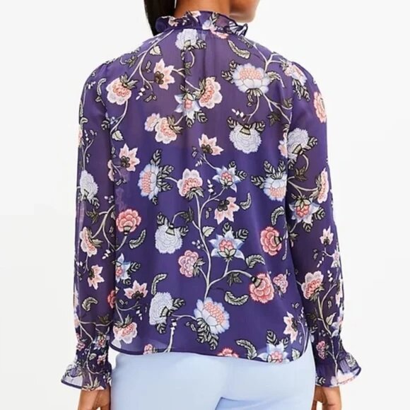 Loft Garden Ruffle Neck Shirt size Medium - Picture 3 of 8